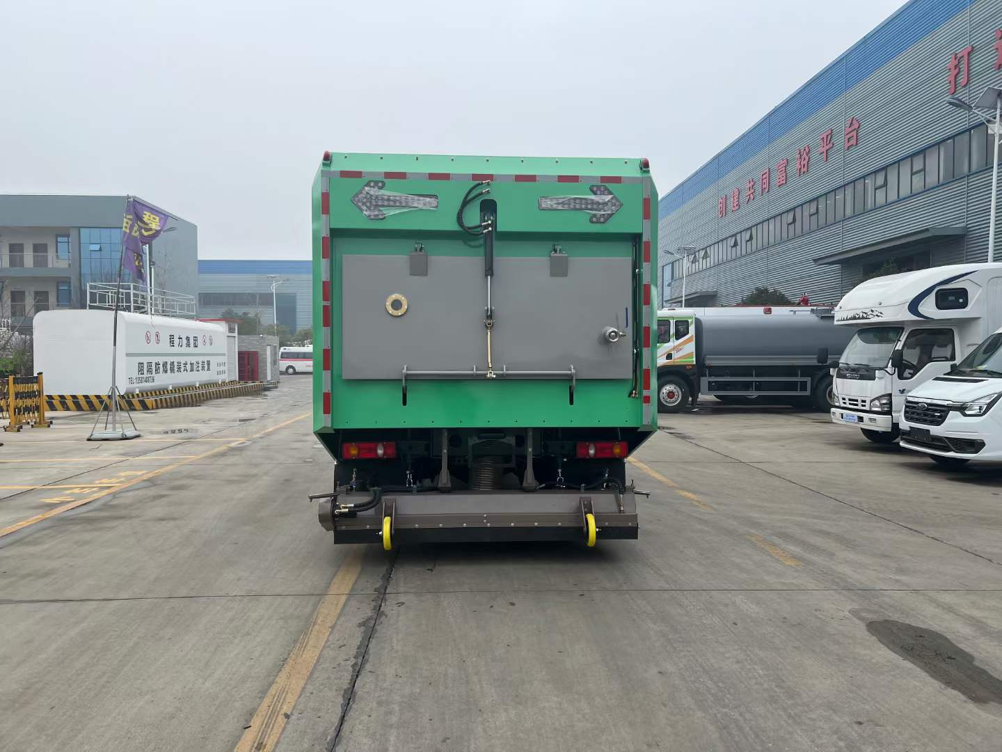 天錦深度保潔車(chē) 16方干濕兩用吸塵車(chē)，城市清潔新標(biāo)桿